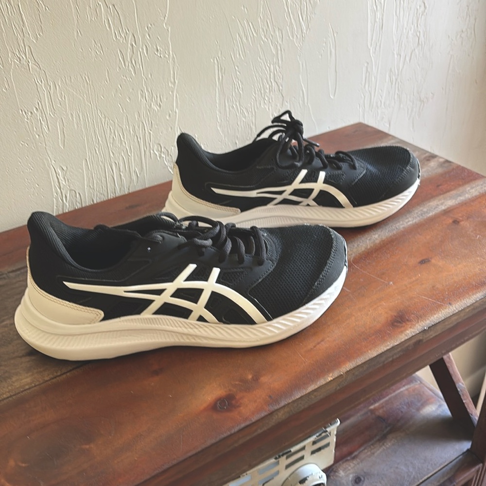 ASICS Tennis Shoes